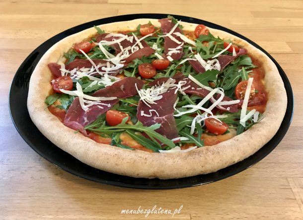 PizzaNaturalna_pizza na talerzu (Kopiowanie)